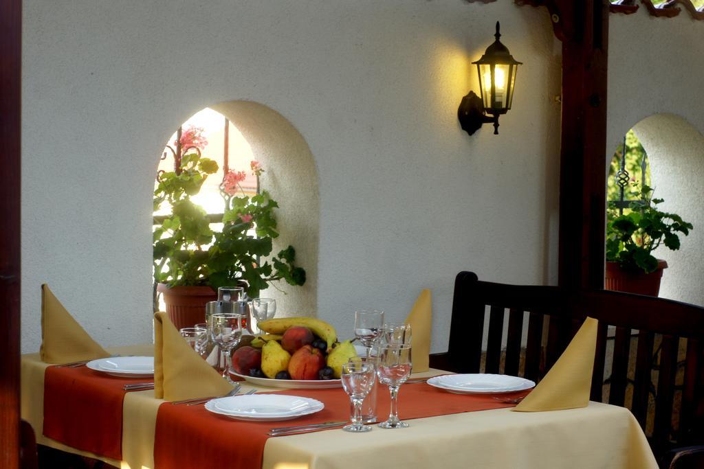 Family Hotel St. Constantine And Helena 이바일로브그라드 외부 사진