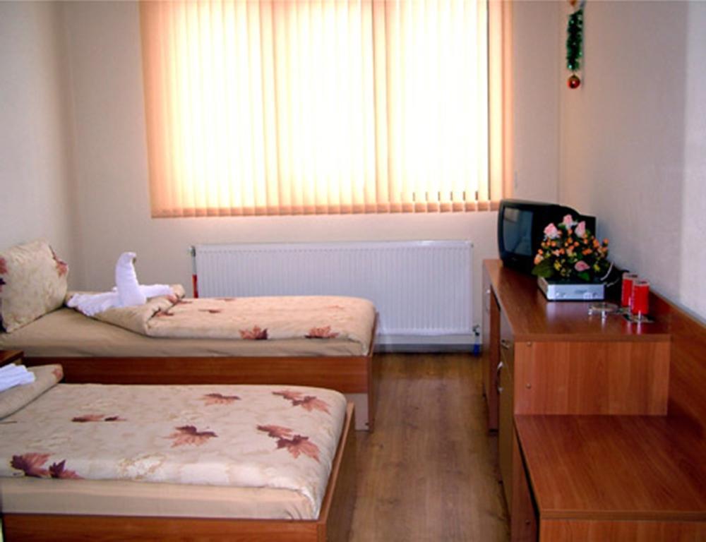 Family Hotel St. Constantine And Helena 이바일로브그라드 객실 사진
